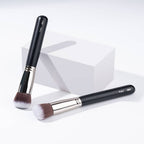 PAC Foundation Blending Brush 281