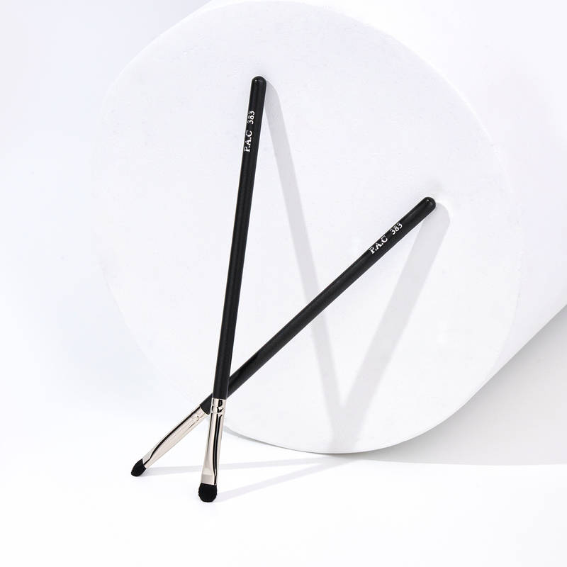 PAC Eyeshadow Brush - 383