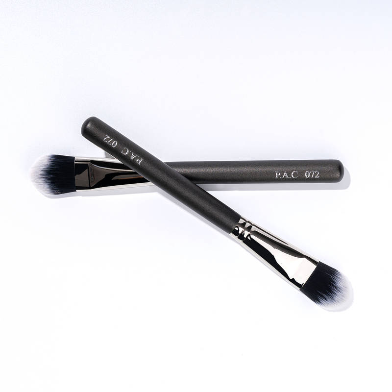 PAC Foundation Brush - 072