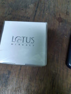 Lotus Herbals Spf 20 Pa+++ White Glow Skin Whitening And Brightening Deep Moisturising Cream 40g (Pack of 1)  from Lotus
